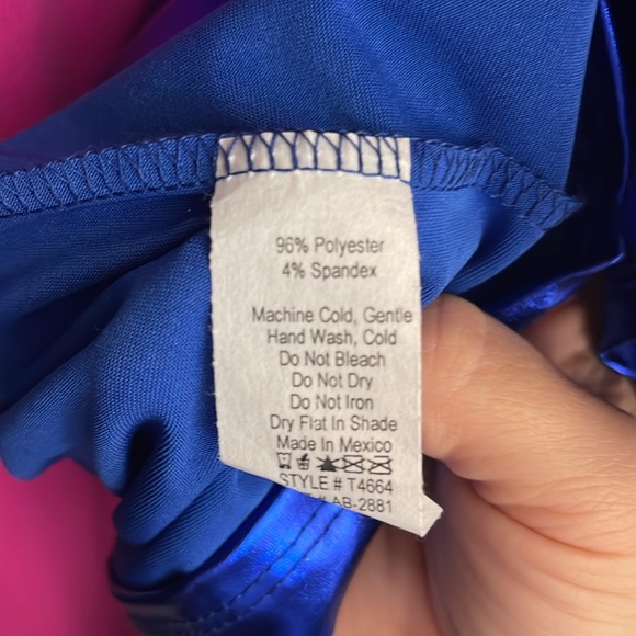 Zig Zag Stripe Metallic Blue crop shirt - Picture 3 of 3